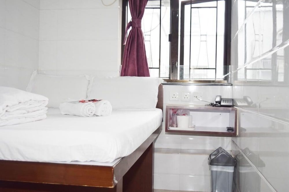 Pay-Less Guest House 21/50