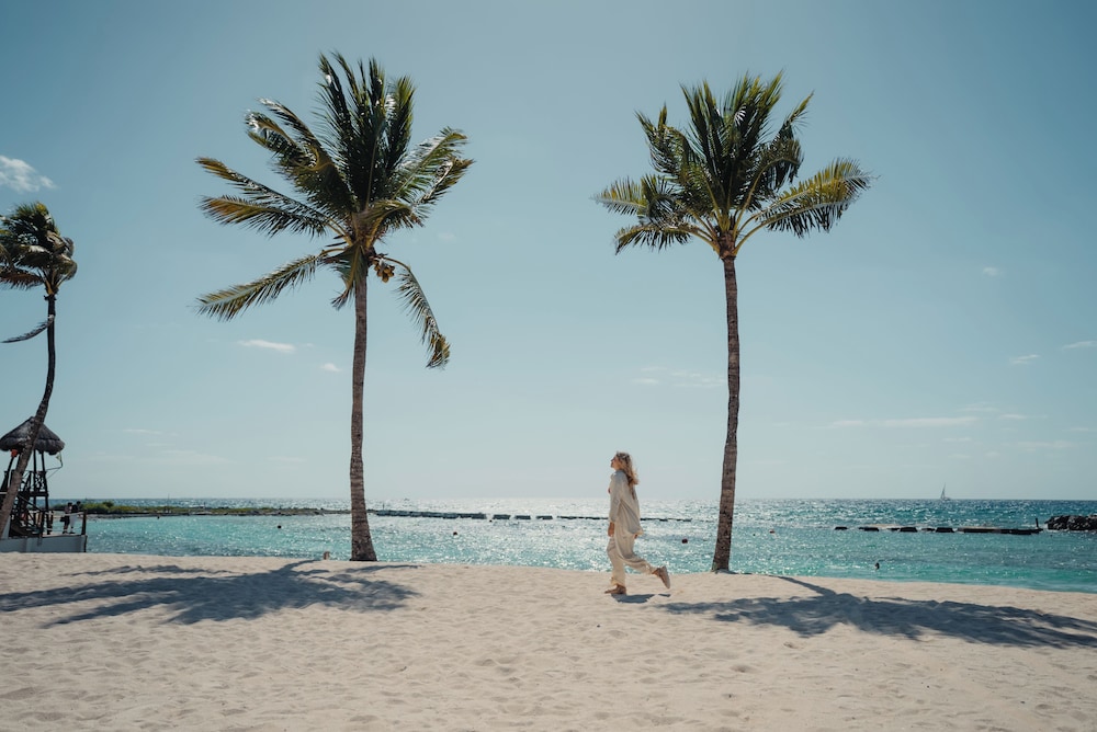Catalonia Yucatan Beach 36/45