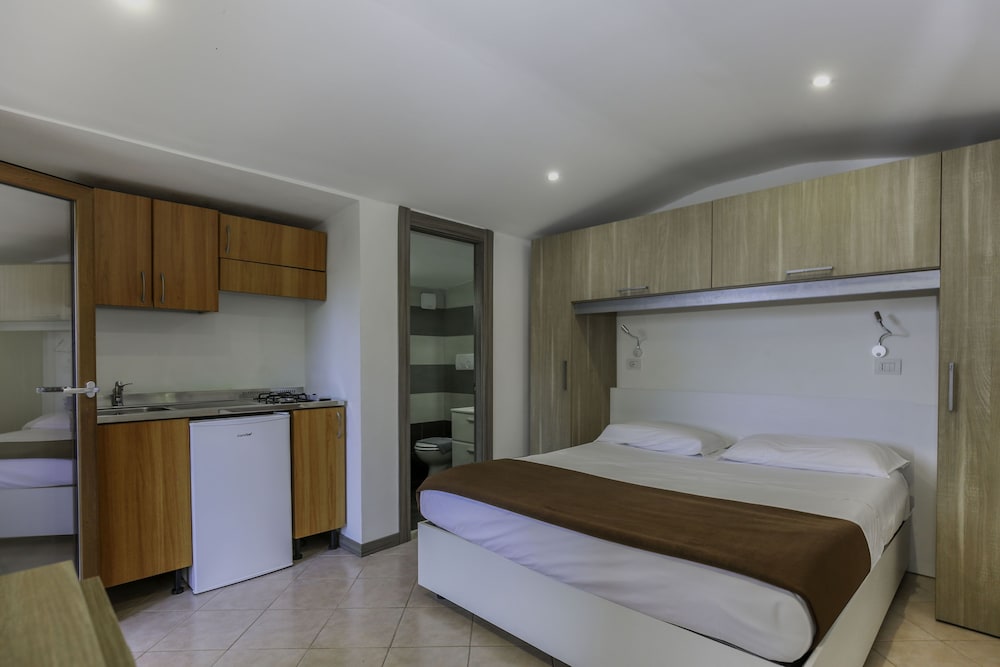 Santa Fortunata Village Camping 28/85