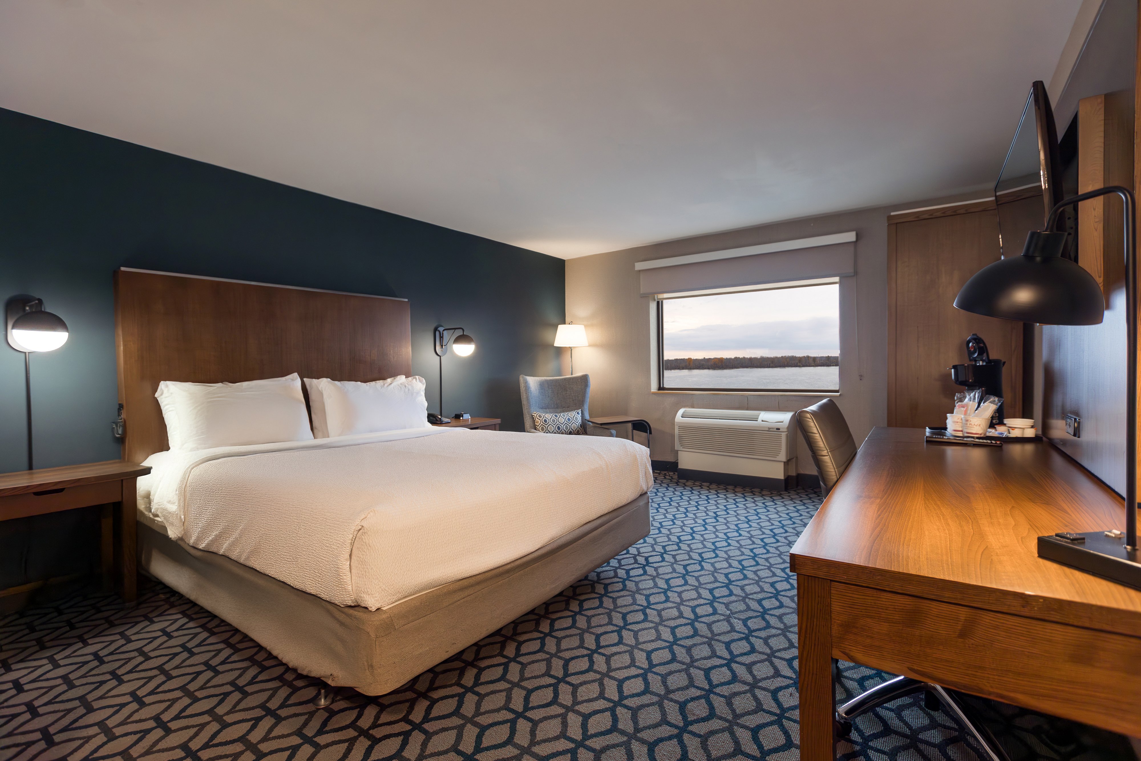 Crowne Plaza Niagara Falls NY Riverside, an IHG Hotel 25/80