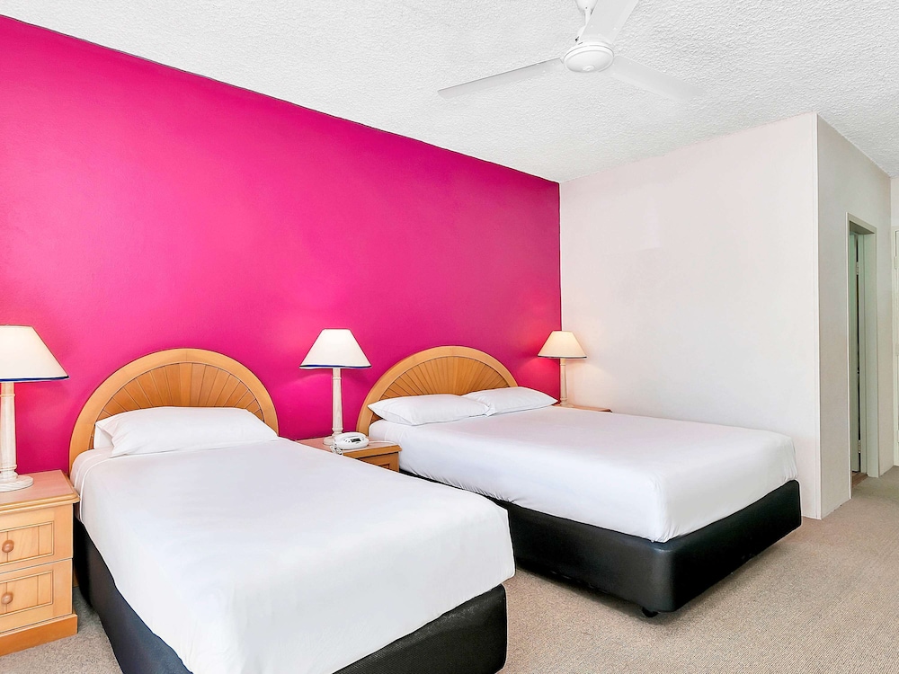 Mercure Cairns 17/64