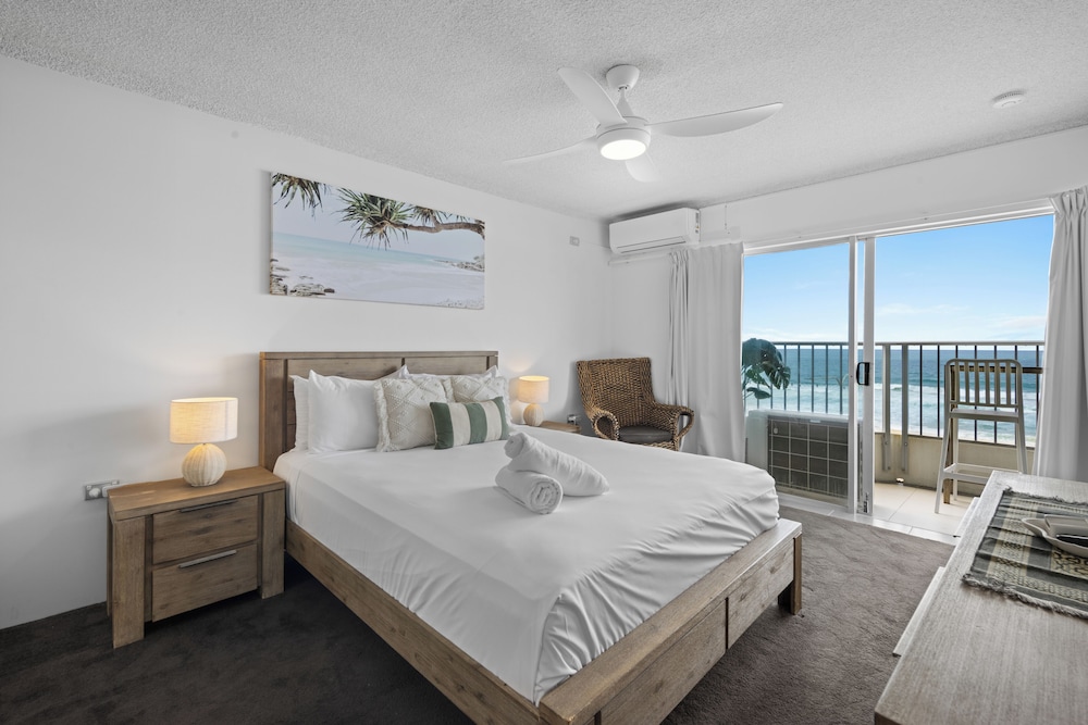Pacific Plaza Apartments 27/75