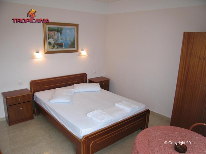 Room, Double or Twin Bed