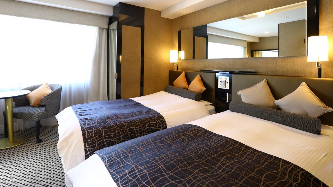 Deluxe, Twin Beds, Top Floor