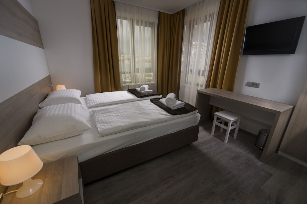 ROOM, DOUBLE OR TWIN BED, SEA VIEW