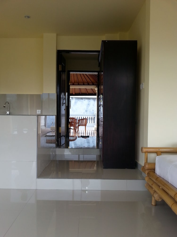 Puri Mandhara Lovina 23/45