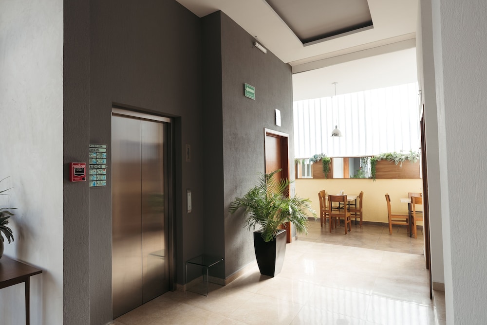 Eco Express Hotel Poliforum 4/32