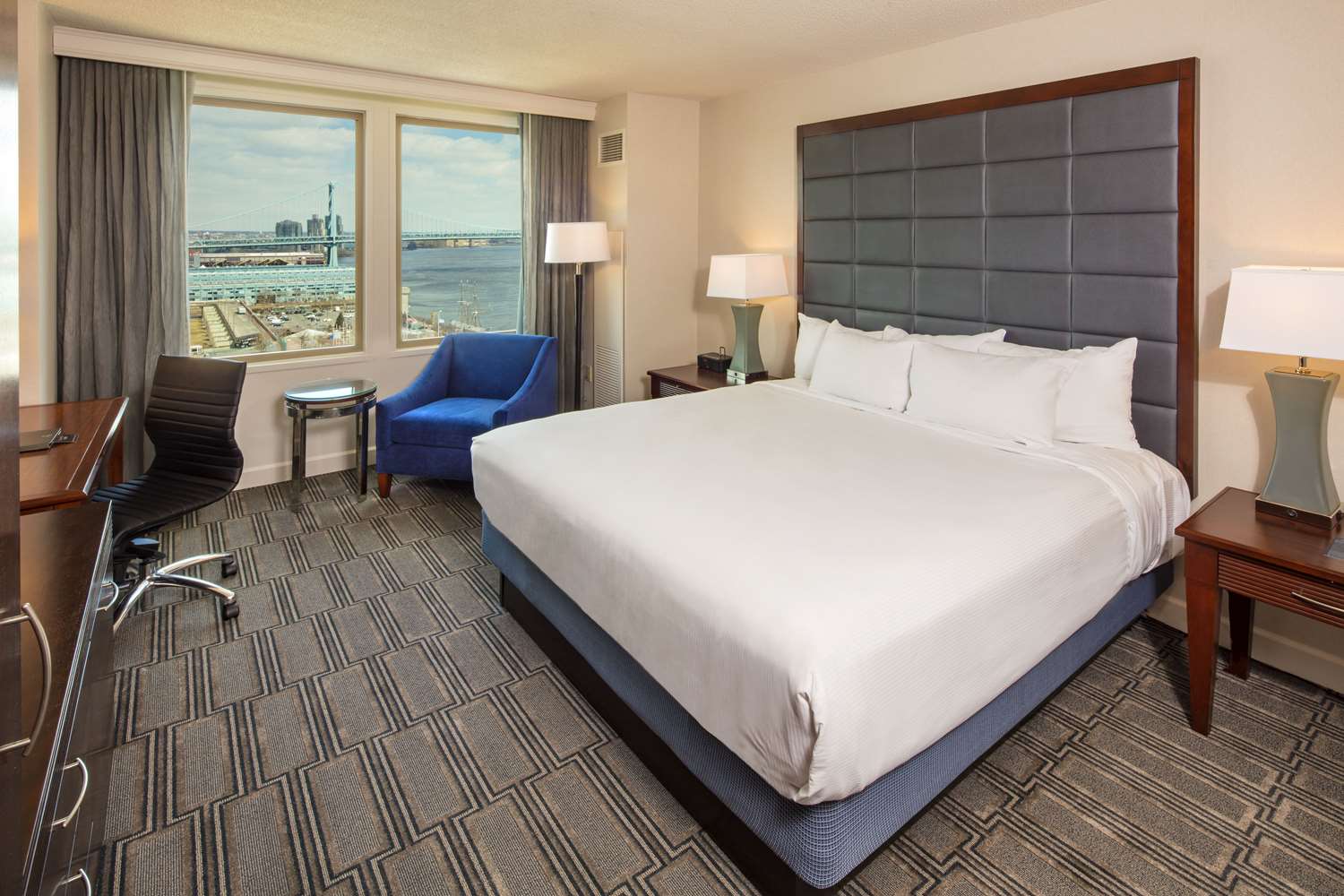 Room, King Bed, Bathtub, Accessible