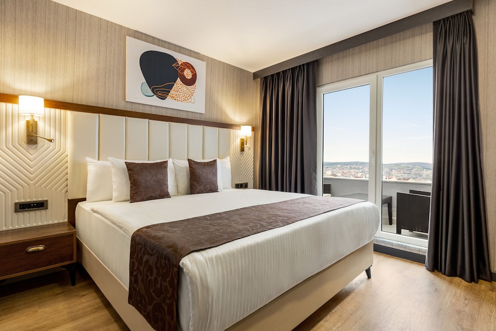 DELUXE, BALCONY