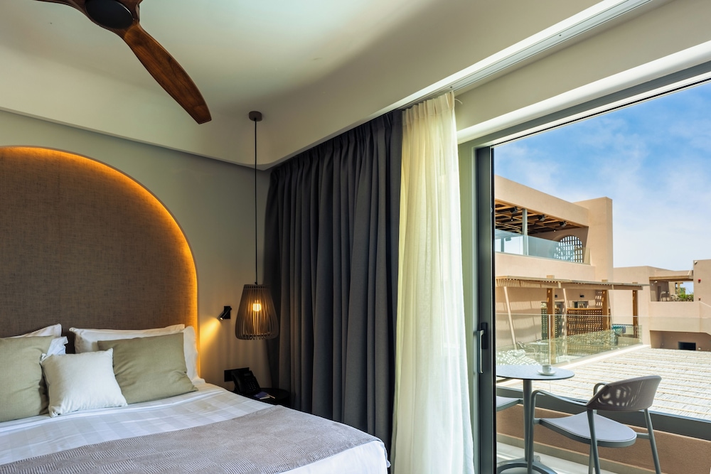 Paralos Venus Suites - Adults Only 27/87