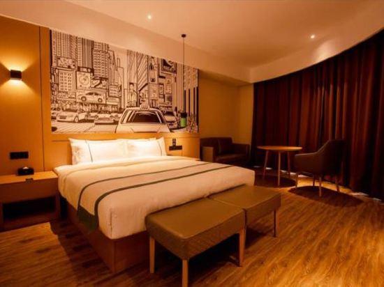 Deluxe, Queen Bed