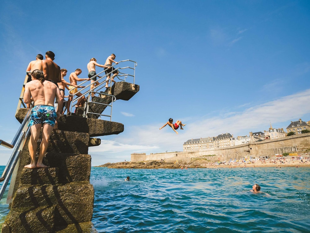 Mercure St Malo Front de Mer Hotel 43/48