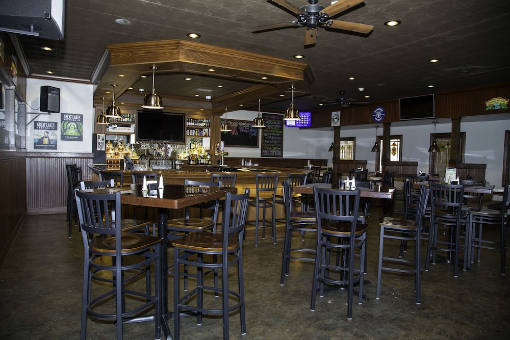 The Stables Inn and Suites 37/57