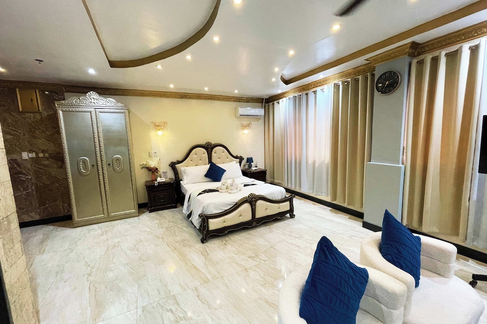 DELUXE, SUITE, QUEEN BED