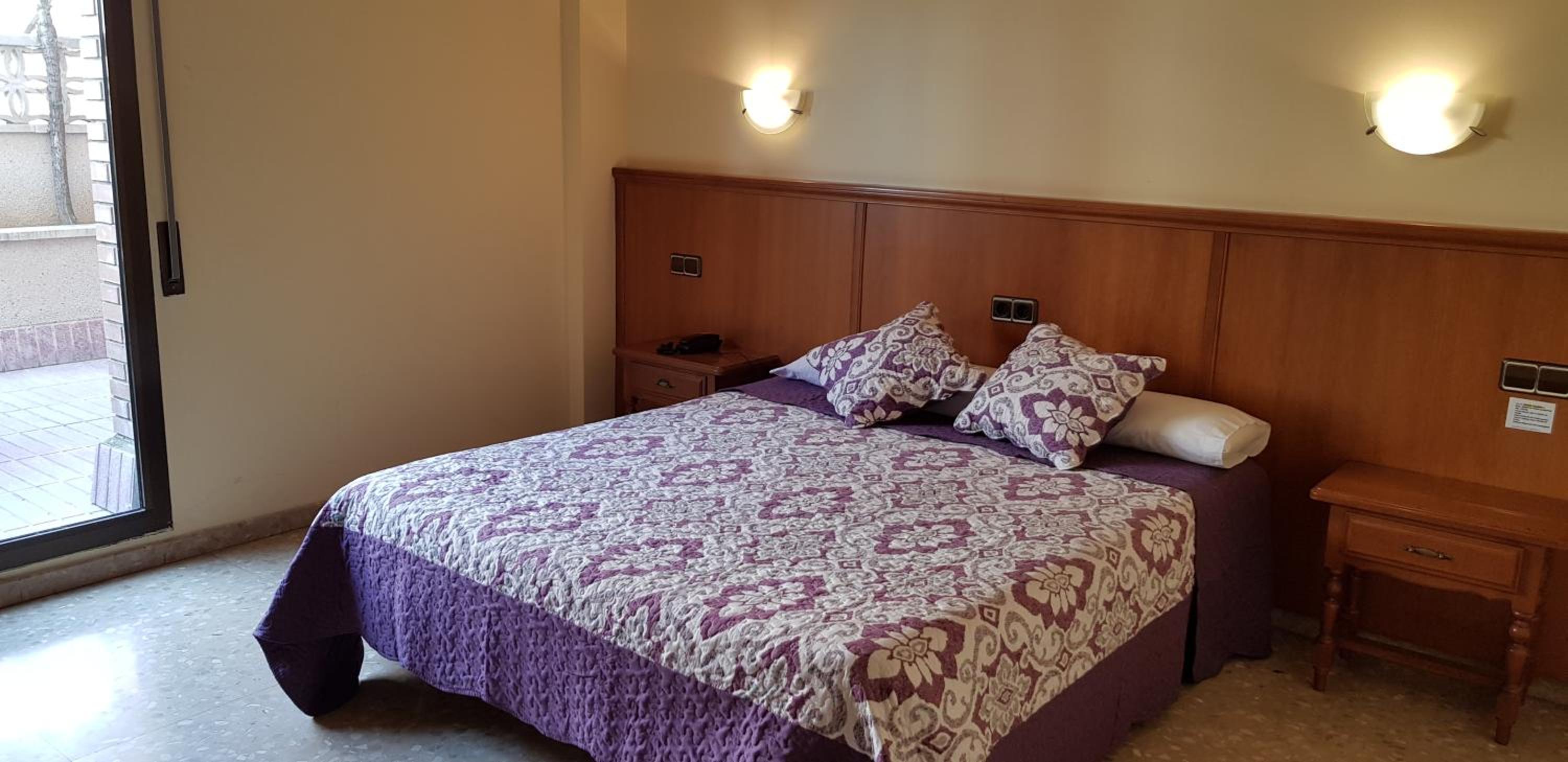 Hotel Reina Isabel 19/58