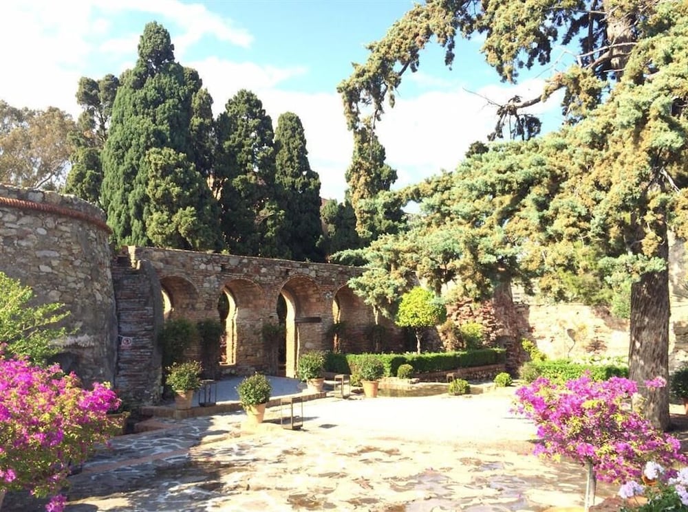 Hotel Castillo De Santa Catalina 33/50