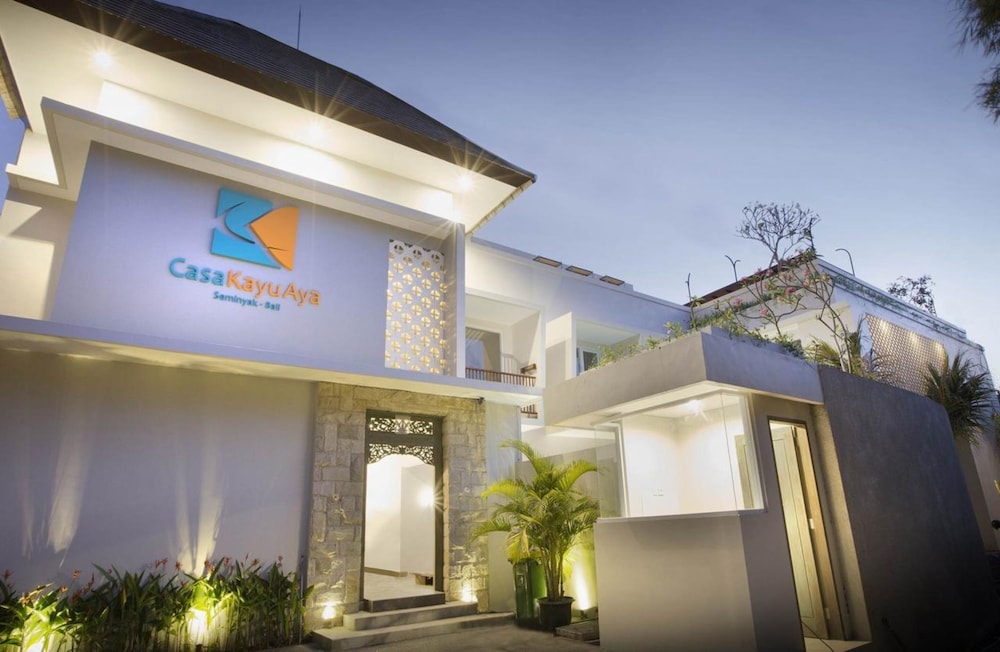 Hola Seminyak 1/50