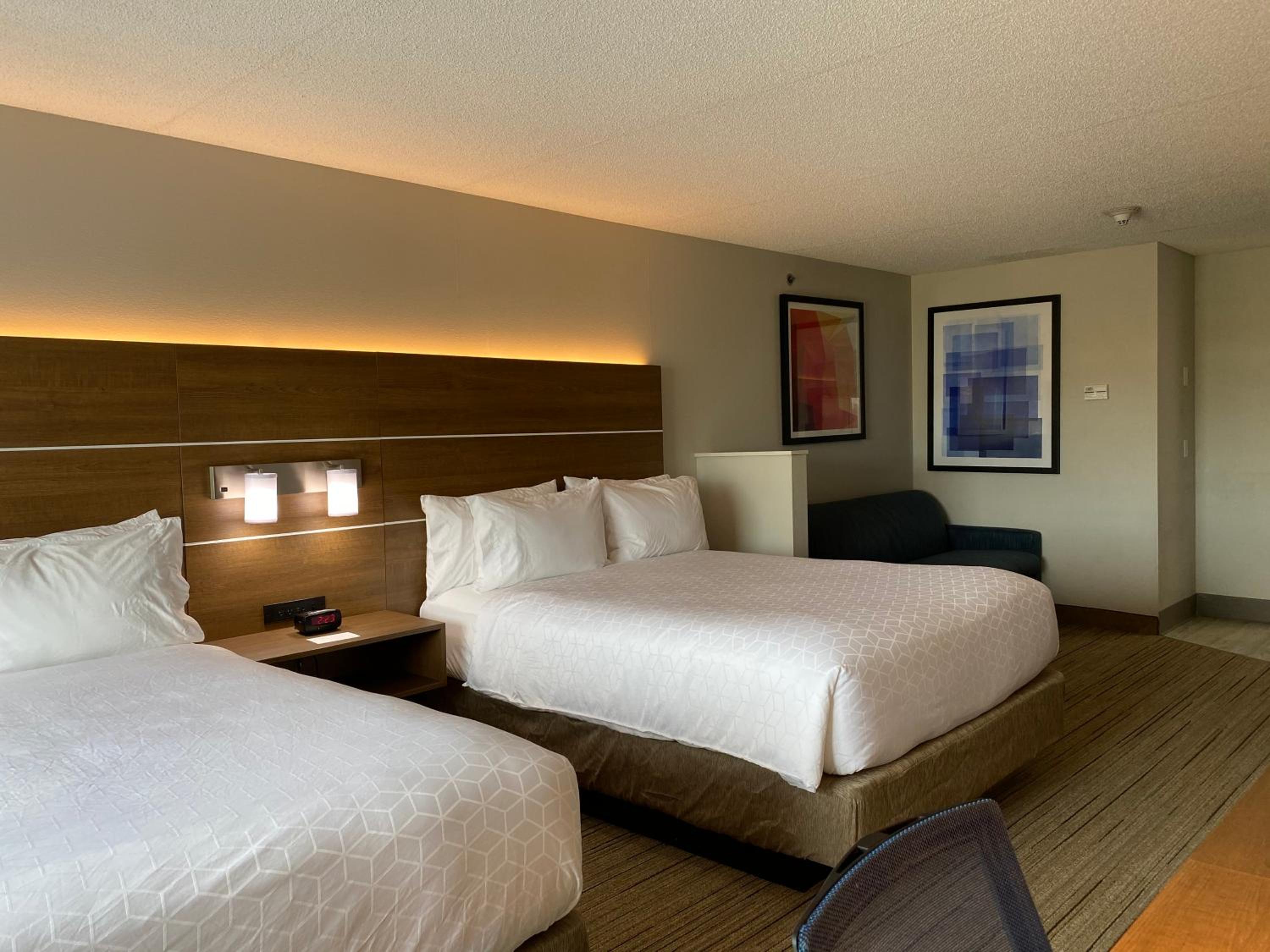 جناح بسرير كوين مع أريكة، Holiday Inn Express Suites Somerset Central 2/10