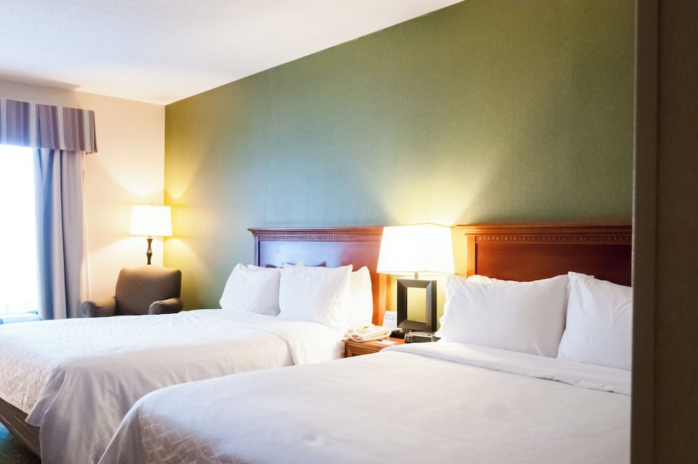 Holiday Inn Express & Suites Hagerstown 19/67