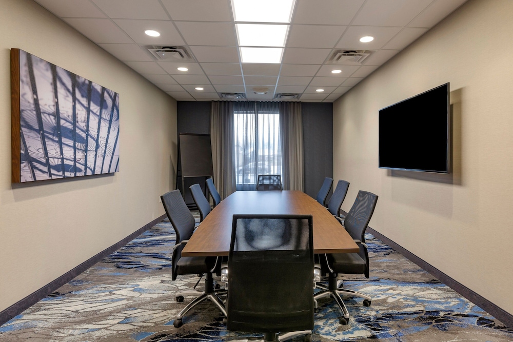 Fairfield by Marriott Inn & Suites Sandusky 42/49