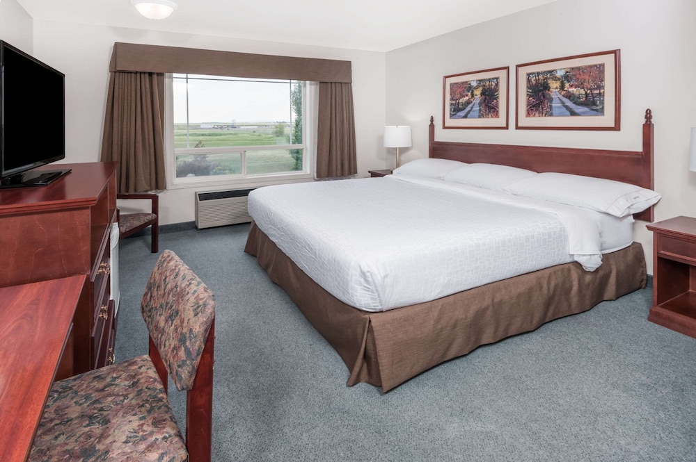 Super 8 By Wyndham High River Ab 25/66