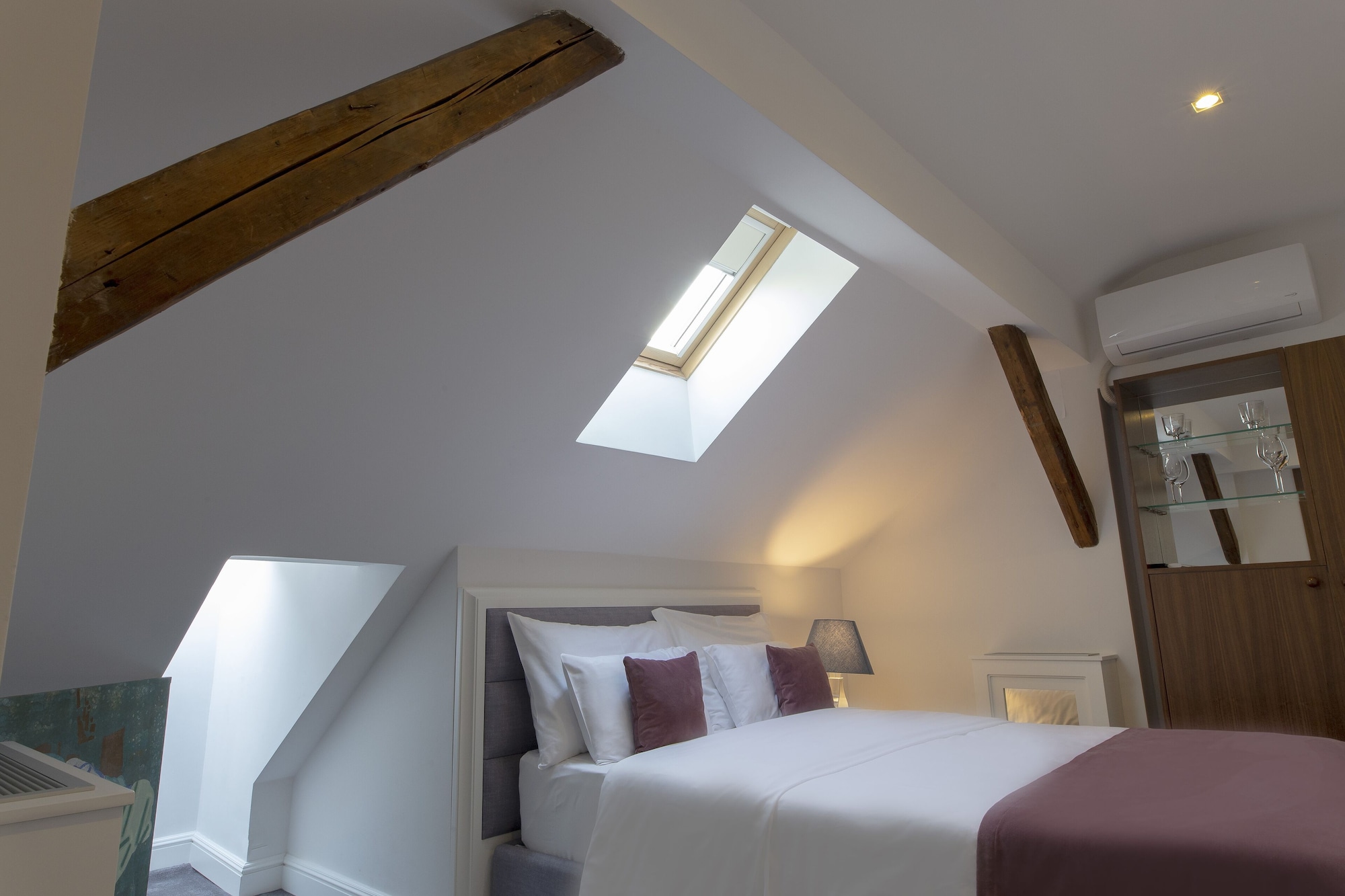 2 BEDROOMS, APARTMENT