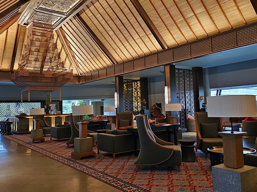 The Singhasari Resort 68/77