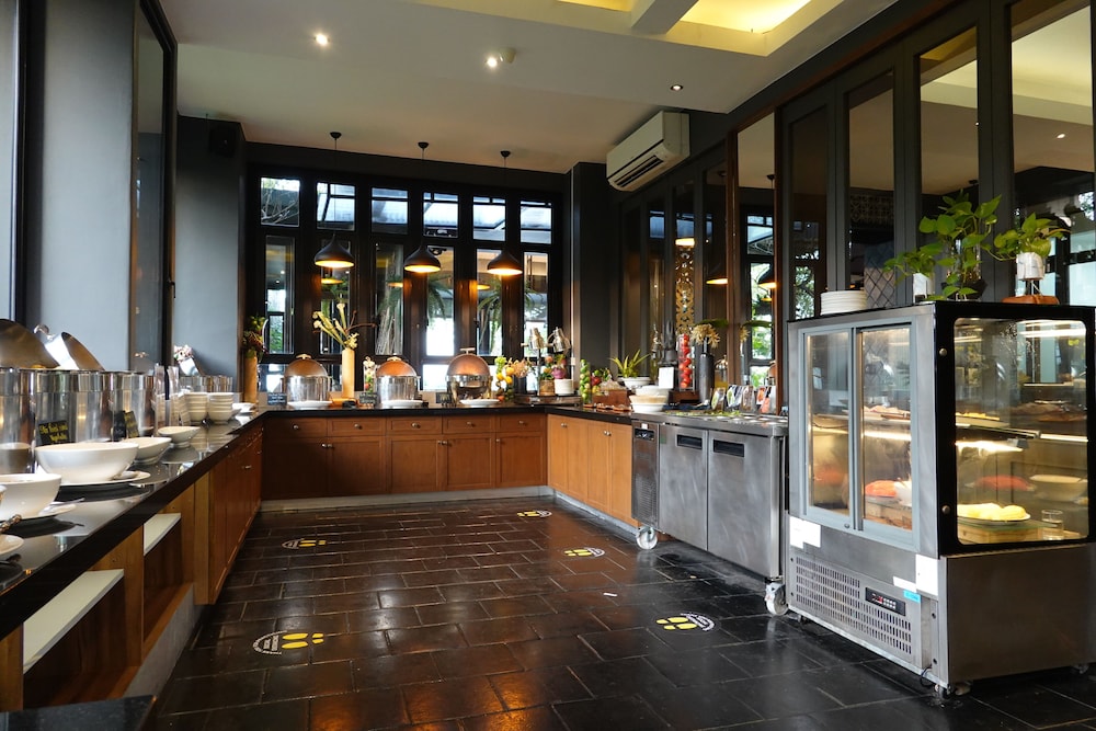 Marine Beach Hotel Pattaya 36/40