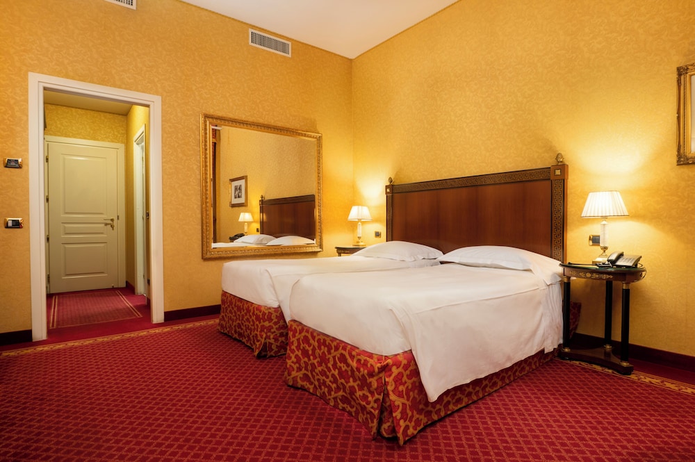 Maxim Hotel 16/40