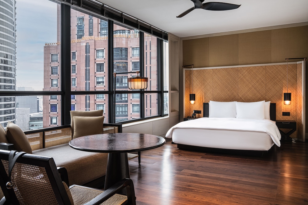 GRAND, KING BED