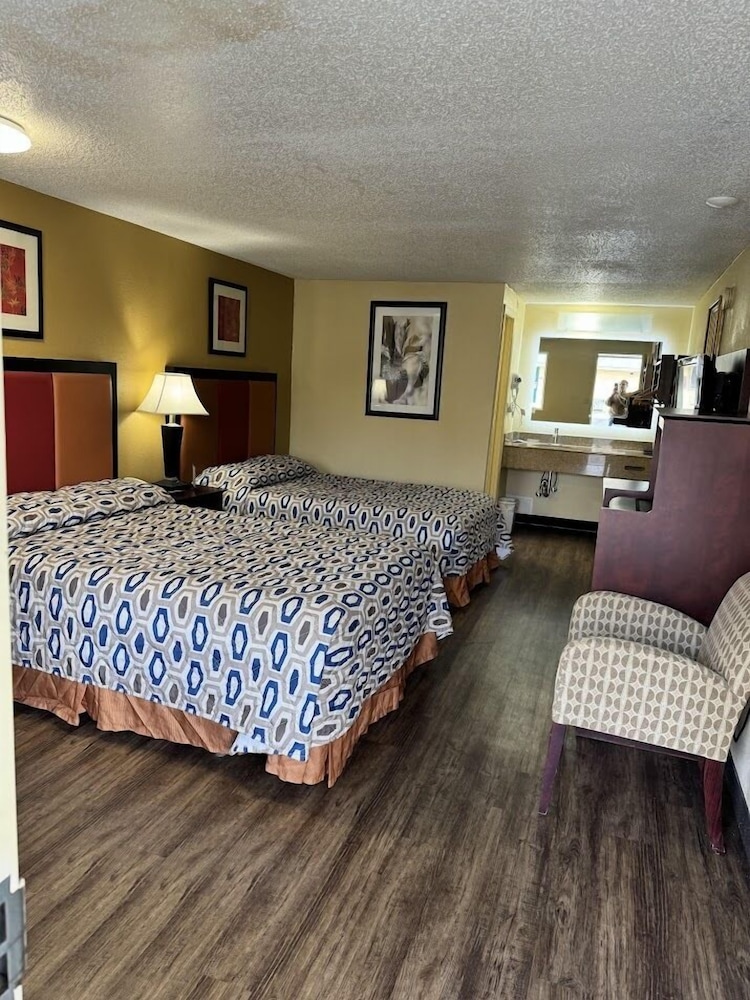 Somatel Goodlettsville Hotel 9/23