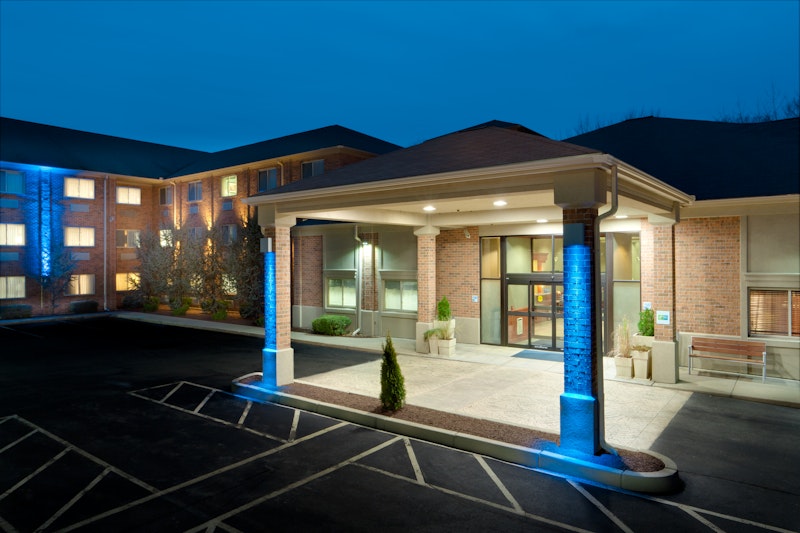 Holiday Inn Express Hotel and Suites Smithfield - Providence 12/22