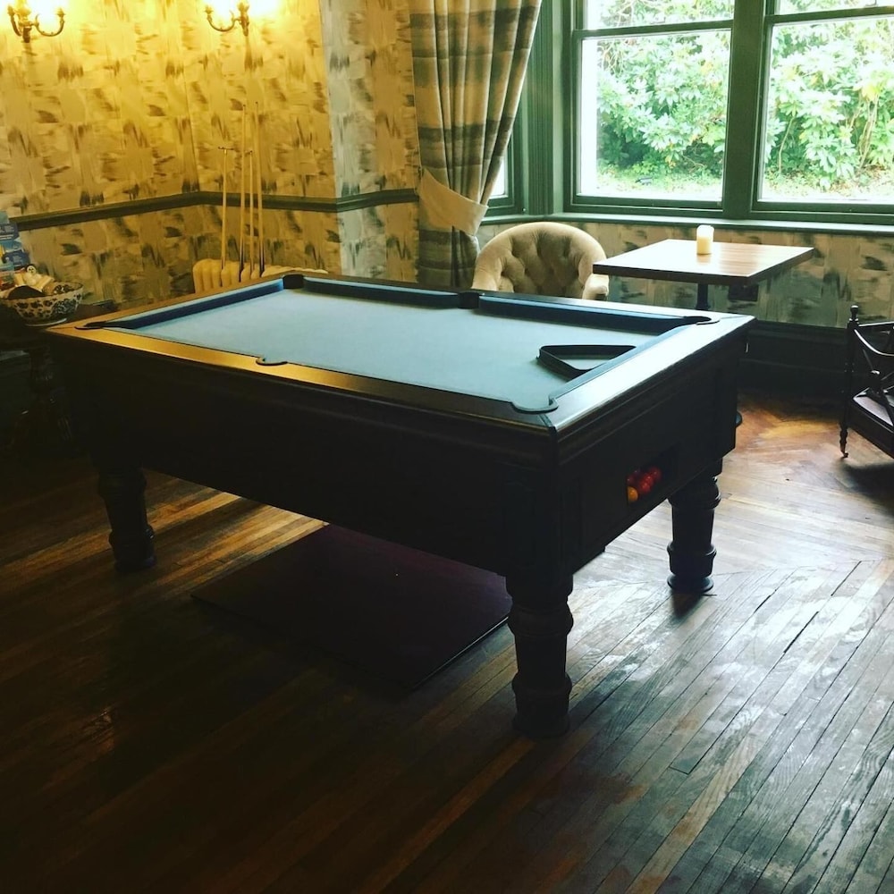 Brook Hall Hotel 36/66
