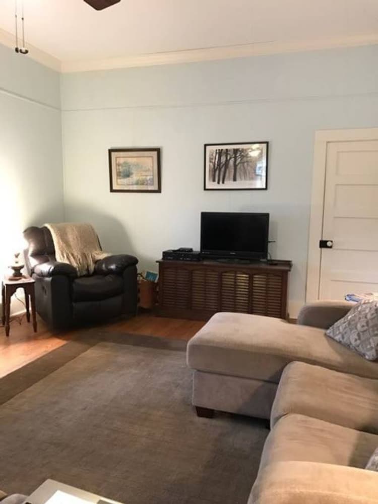 Riverboat Bed & Breakfast 23/43