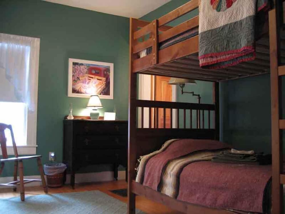 Beautiful Valley Guesthouse 8/18