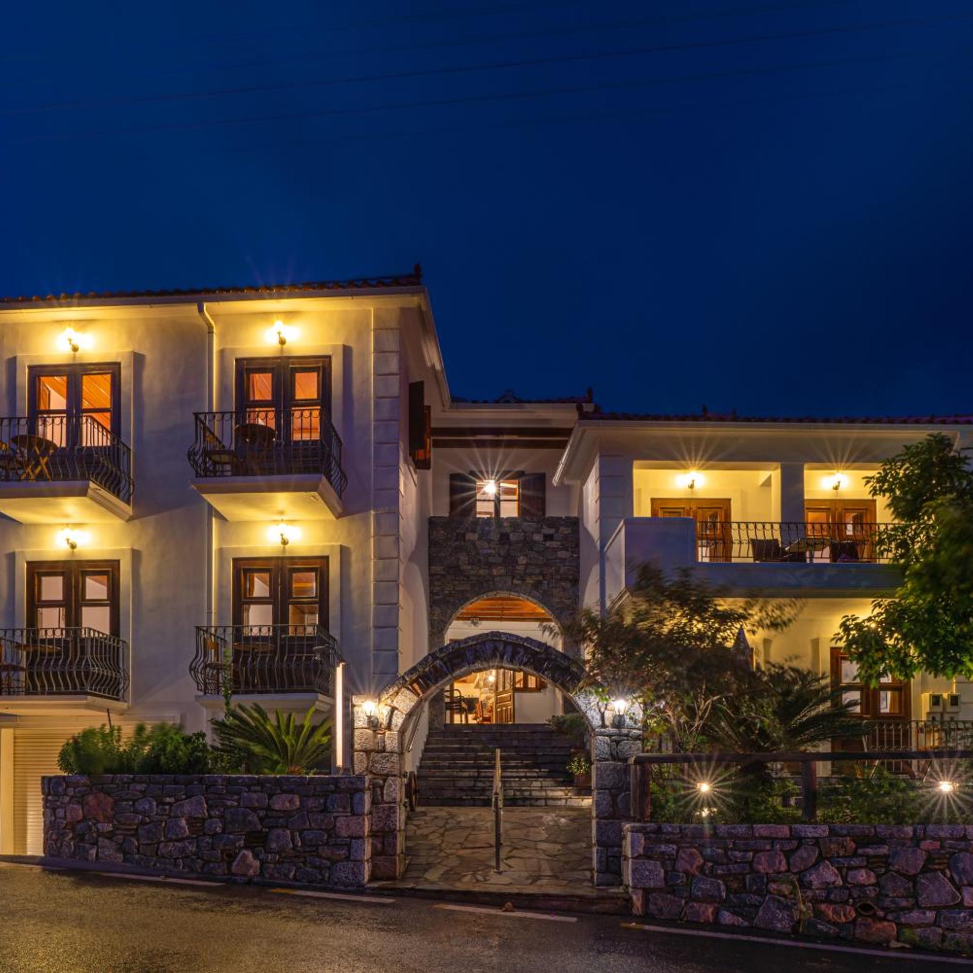Paraliako Hotel 3/50