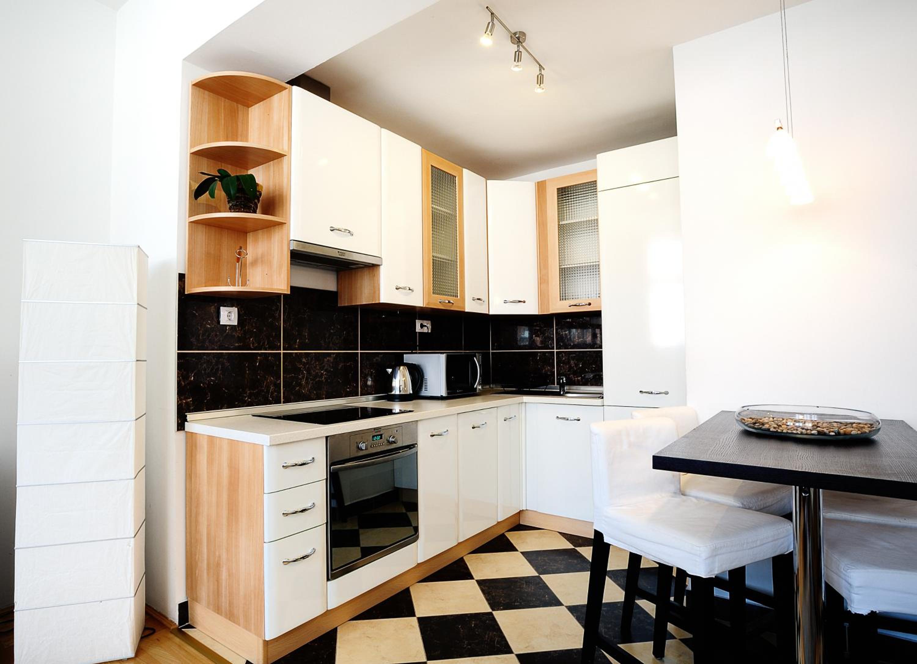 King Apartments 34/50