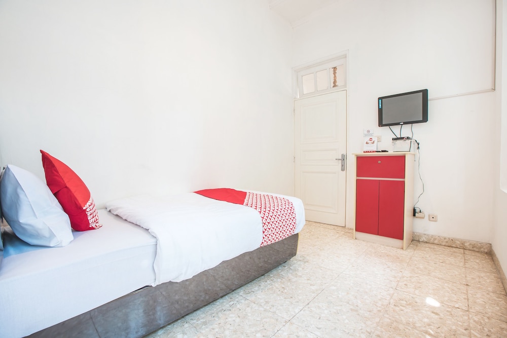 Oyo 332 Residence G17 19/50