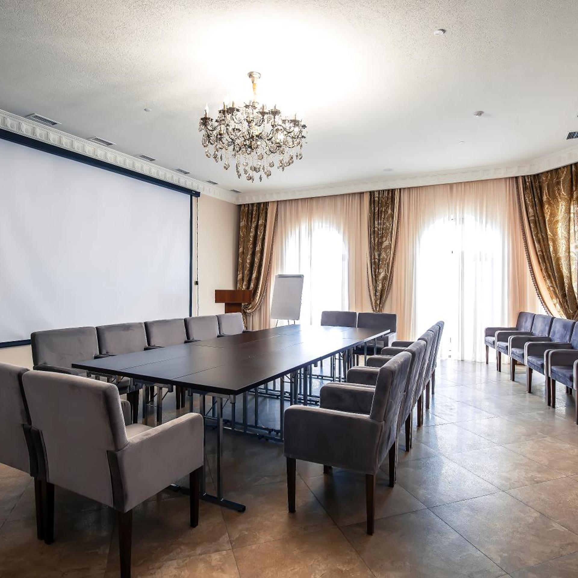 Alanda Hotel 46/52