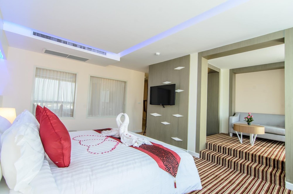 The Paradiso JK Design Hotel 10/67