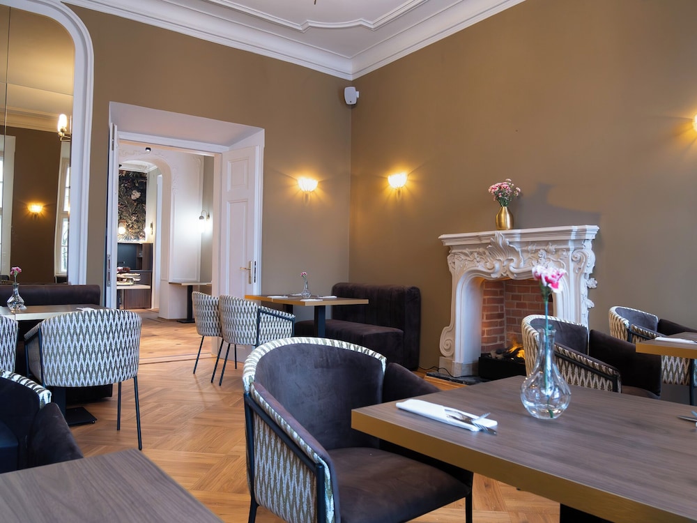 Palladian Hotel 54/67
