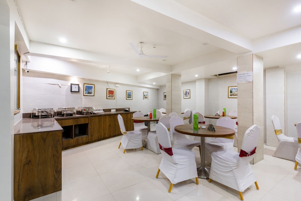 Hotel Ashish 31/39