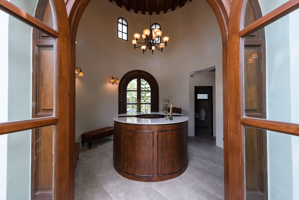 Villa Seville 5/50