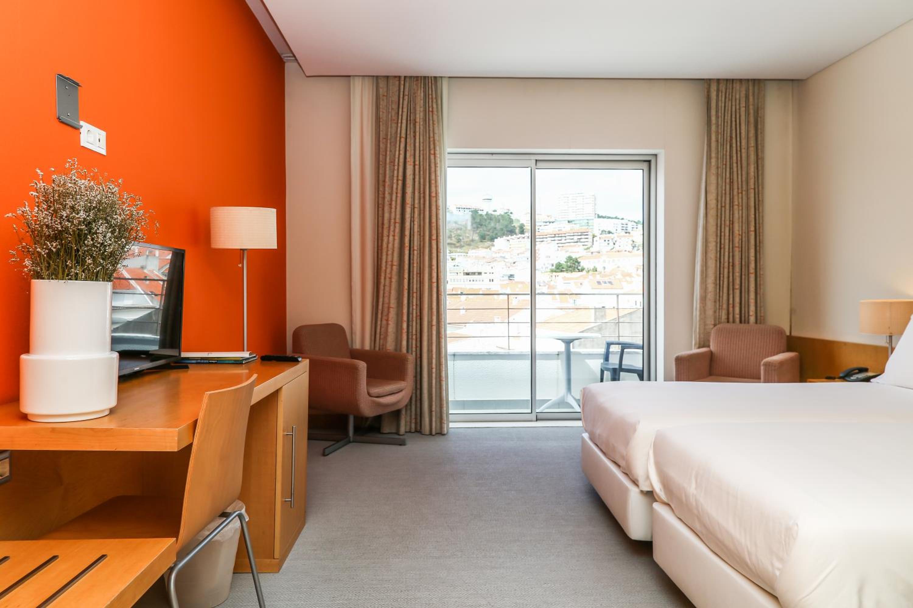 Room, Double or Twin Bed, Lateral Side Sea View