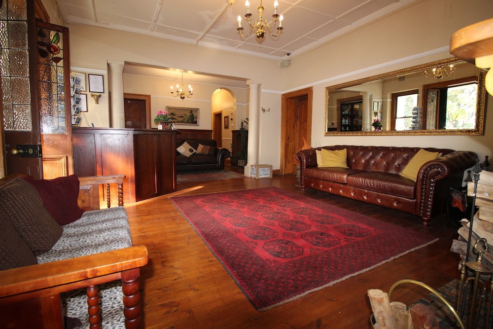 Mountain Manor Guest House 35/50