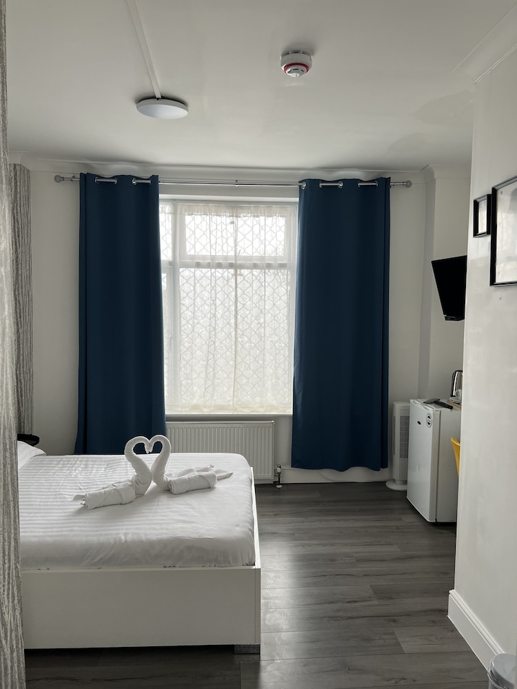 Diana Hotel Near Wembley Self Serviced Apartments 23/41