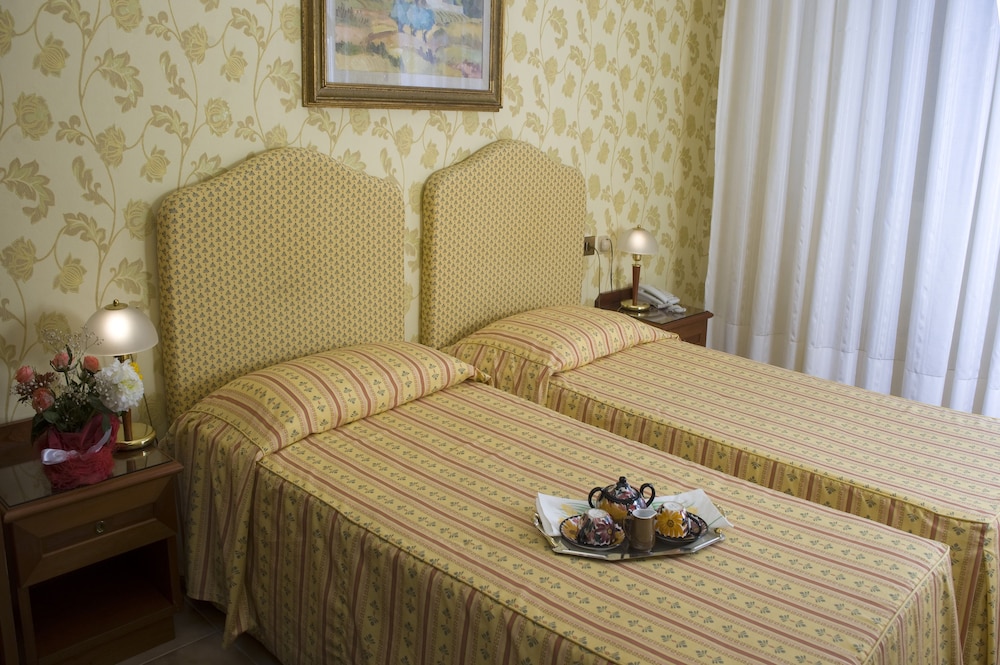 Hotel Beatrice 24/34