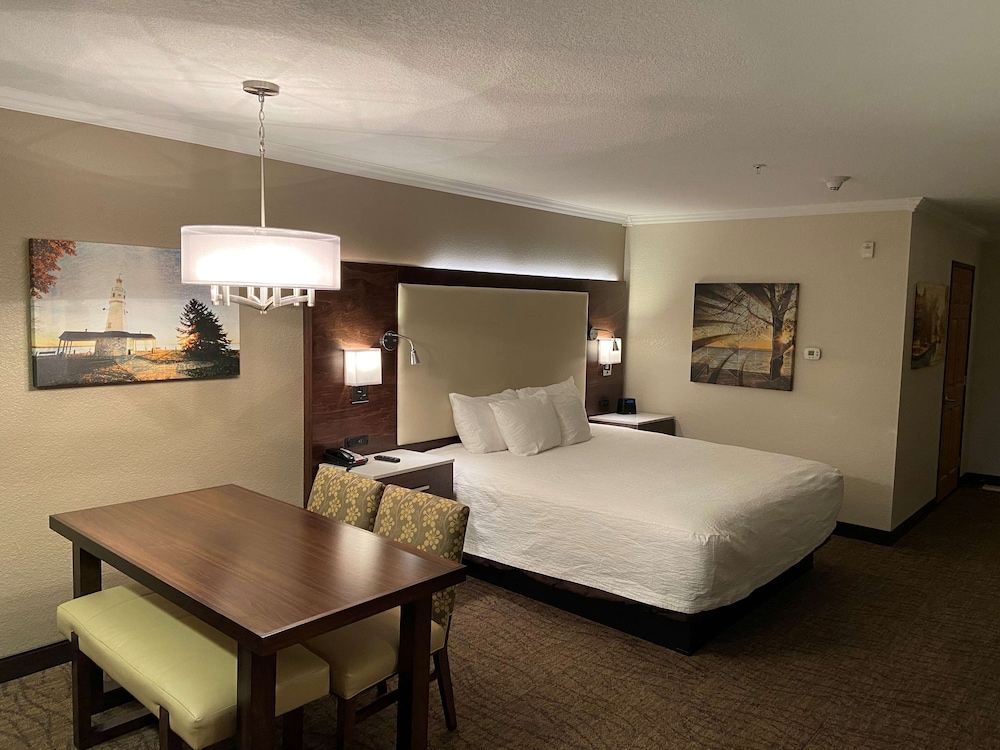 Best Western Premier Bridgewood Resort Hotel 11/60