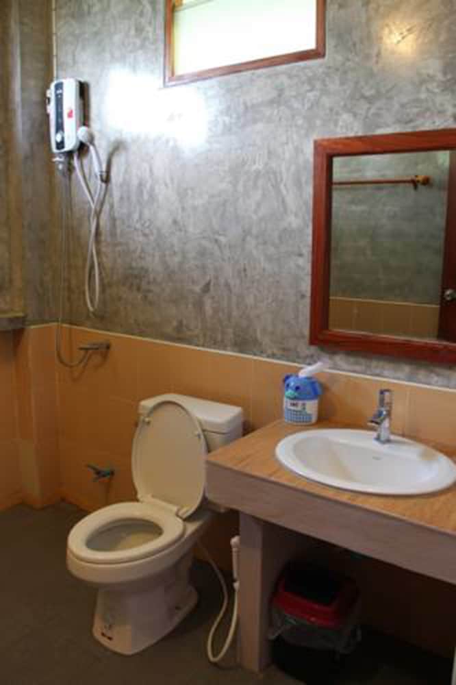 Pai Porpeang Guesthouse 48/50