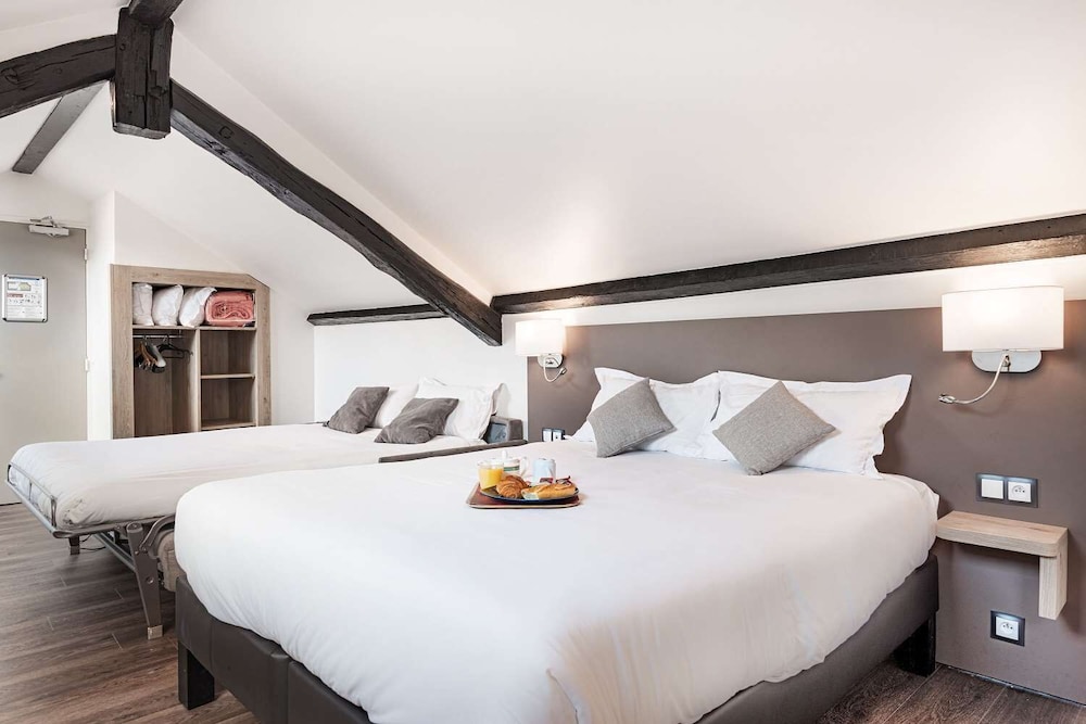 Hotel Courcelles Mederic 15/39